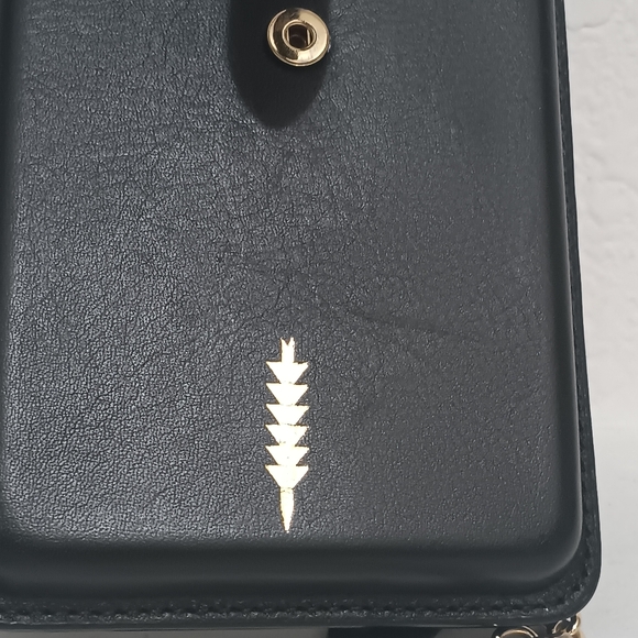 Thacker Black Nora Phone Crossbody Purse Gold Chain - Picture 2 of 12